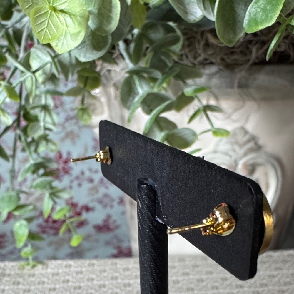 Stainless Steel Gold and Black Clover Stud Earrings - NWOT - Picture 3 of 3